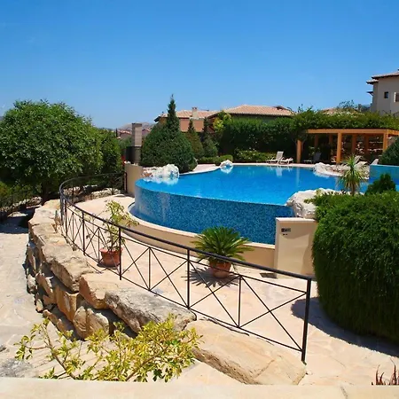 Appartamento 2 Stanze Da Letto, Due Bagni, Spazioso Terrazzo Vista Mare Kouklia